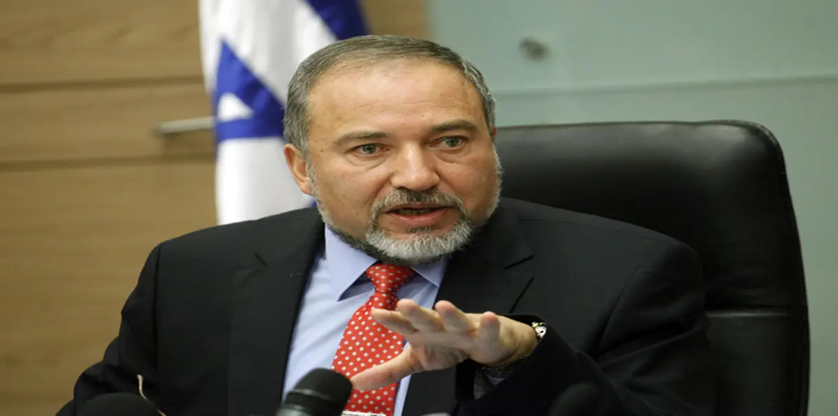 ليبرمان يتهم الرئيس الفلسطيني بدفع حماس للمواجهة مع إسرائيل