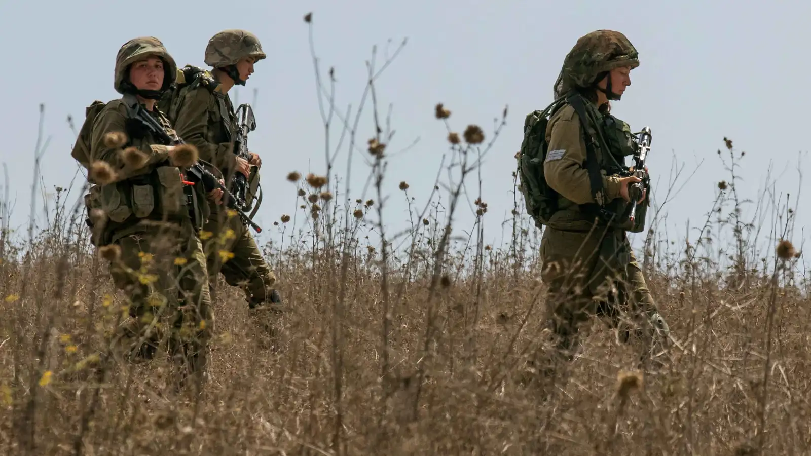 إسرائيل تتوصل إلى تسوية مع سجّانات شاركن في "الابتزاز الجنسي"