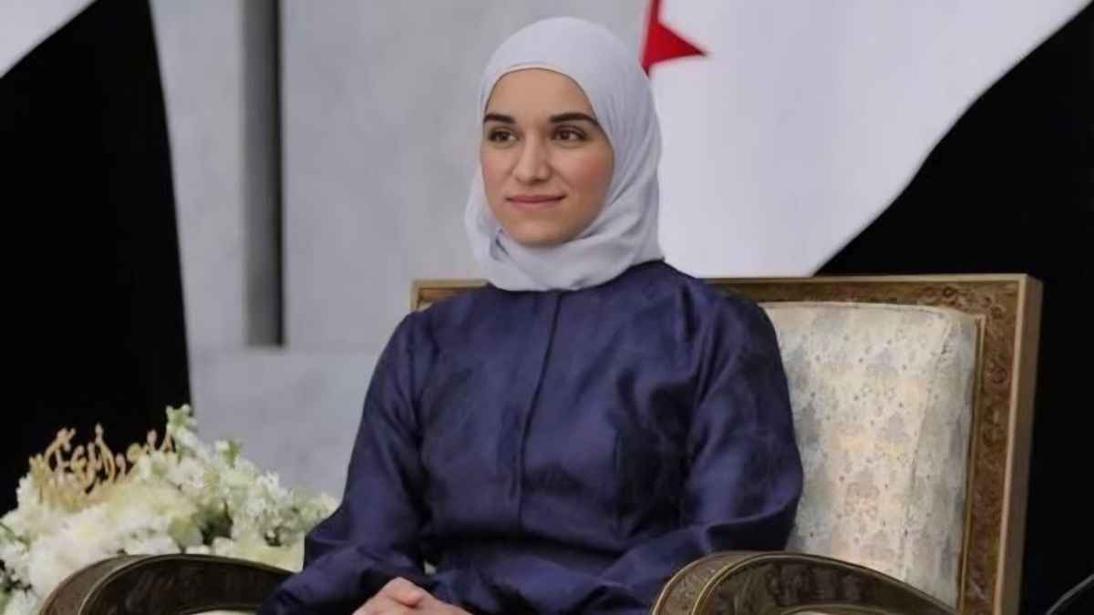 زوجة الشرع تتبرّع لـ"صندوق التنمية" السوري بـ5 آلاف دولار