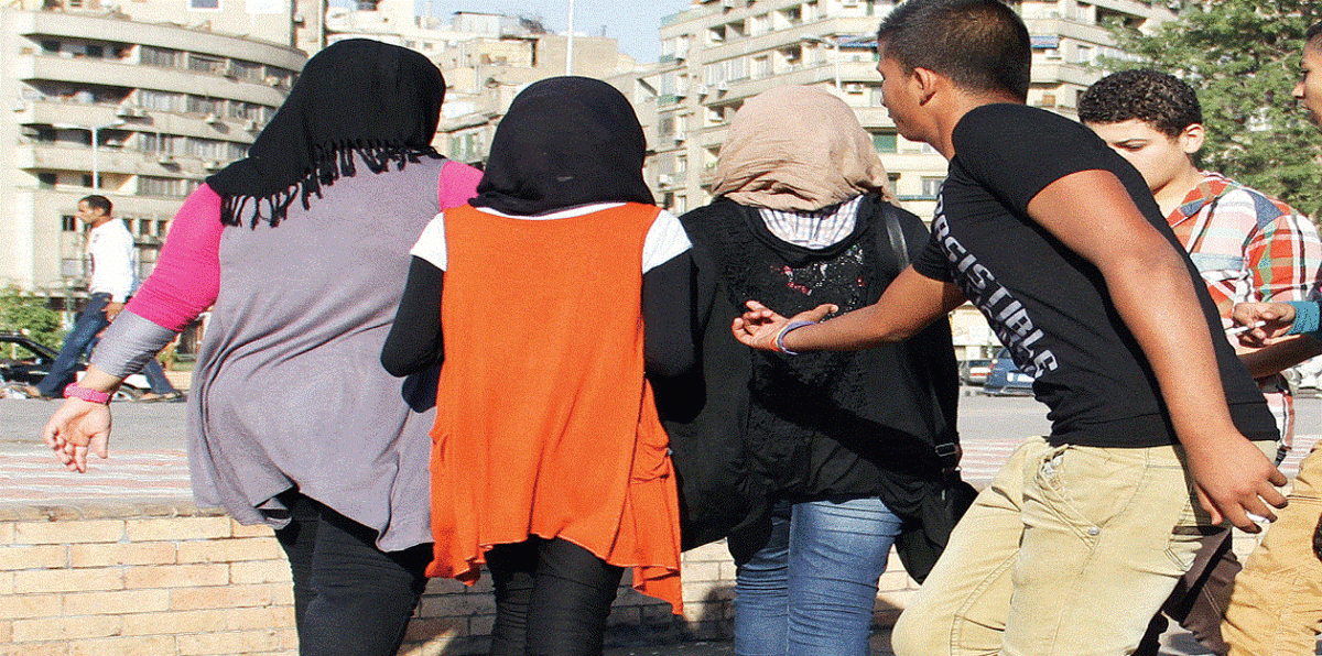 درءًا للتحرش.. هذه العقوبة بالمرصاد للمتسكعين أمام مدارس الفتيات في الأردن