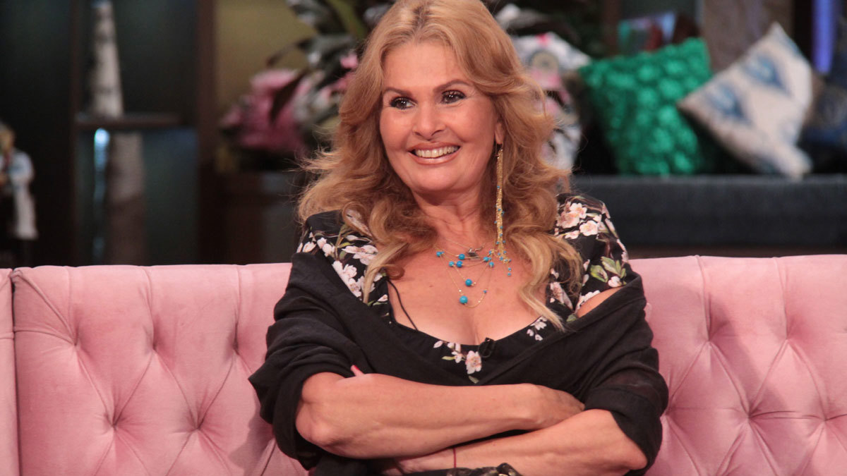 الفنانة يسرا تعلن تعافيها من فيروس "كورونا"