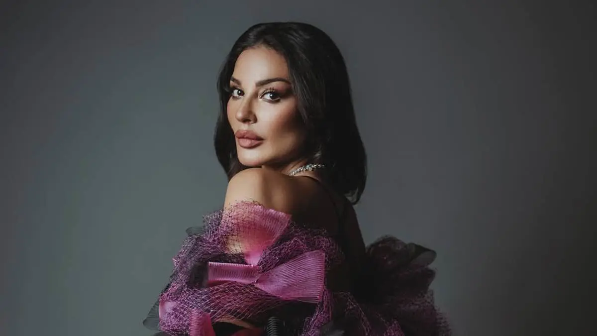 "ممنوع دخول الرجال".. نادين نسيب نجيم تحتفل بعيد ميلادها بحفل نسائي (صورة)