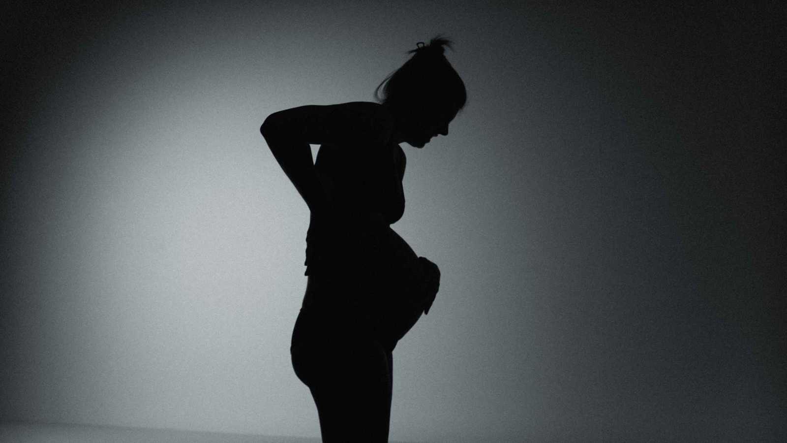 بعد وفاة أم وطفلتها.. الأطباء يحذرون من مخاطر الولادة المنزلية