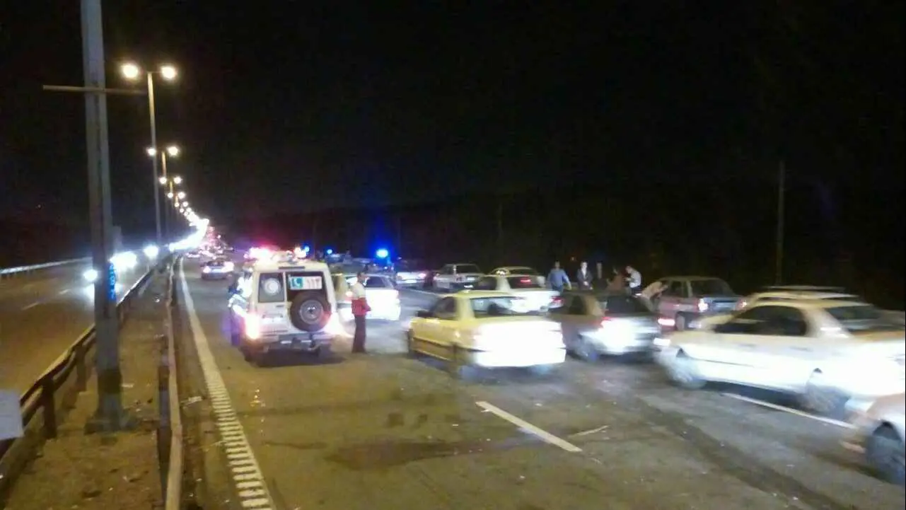 إيران.. 5 قتلى و11 مصاباً في حادث تصادم مروع (صورة)