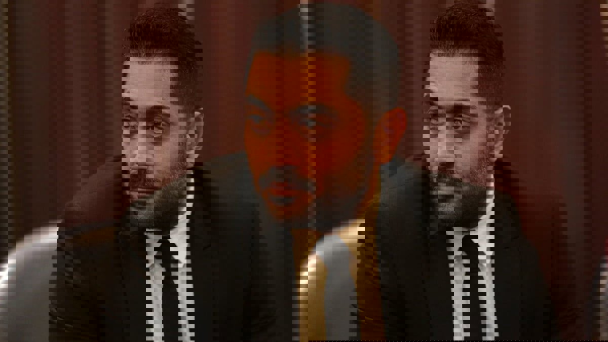 أحمد فلوكس ينشر مكالمة له مع والده ويتوعد الإعلام