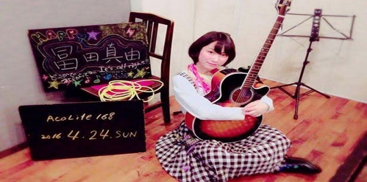 معجب يطعن مغنية يابانية لرفضها هديته