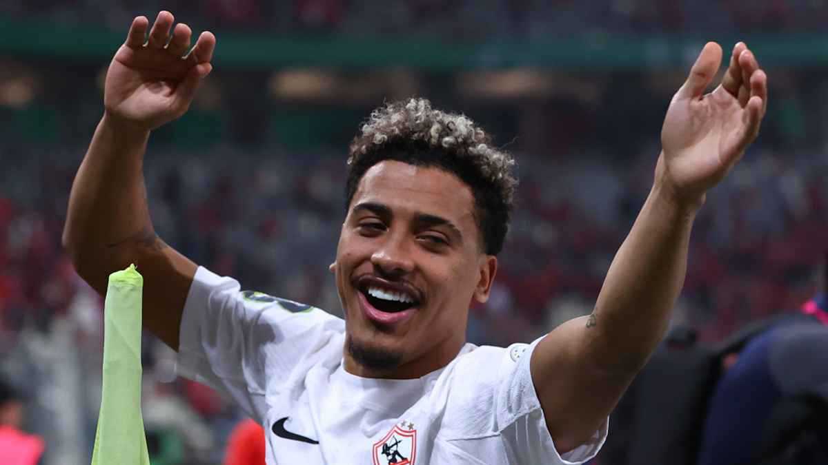 بعد الوصول للقاهرة.. تصرف لافت من بيزيرا تجاه شباب الزمالك أمام الأهلي (صورة) 