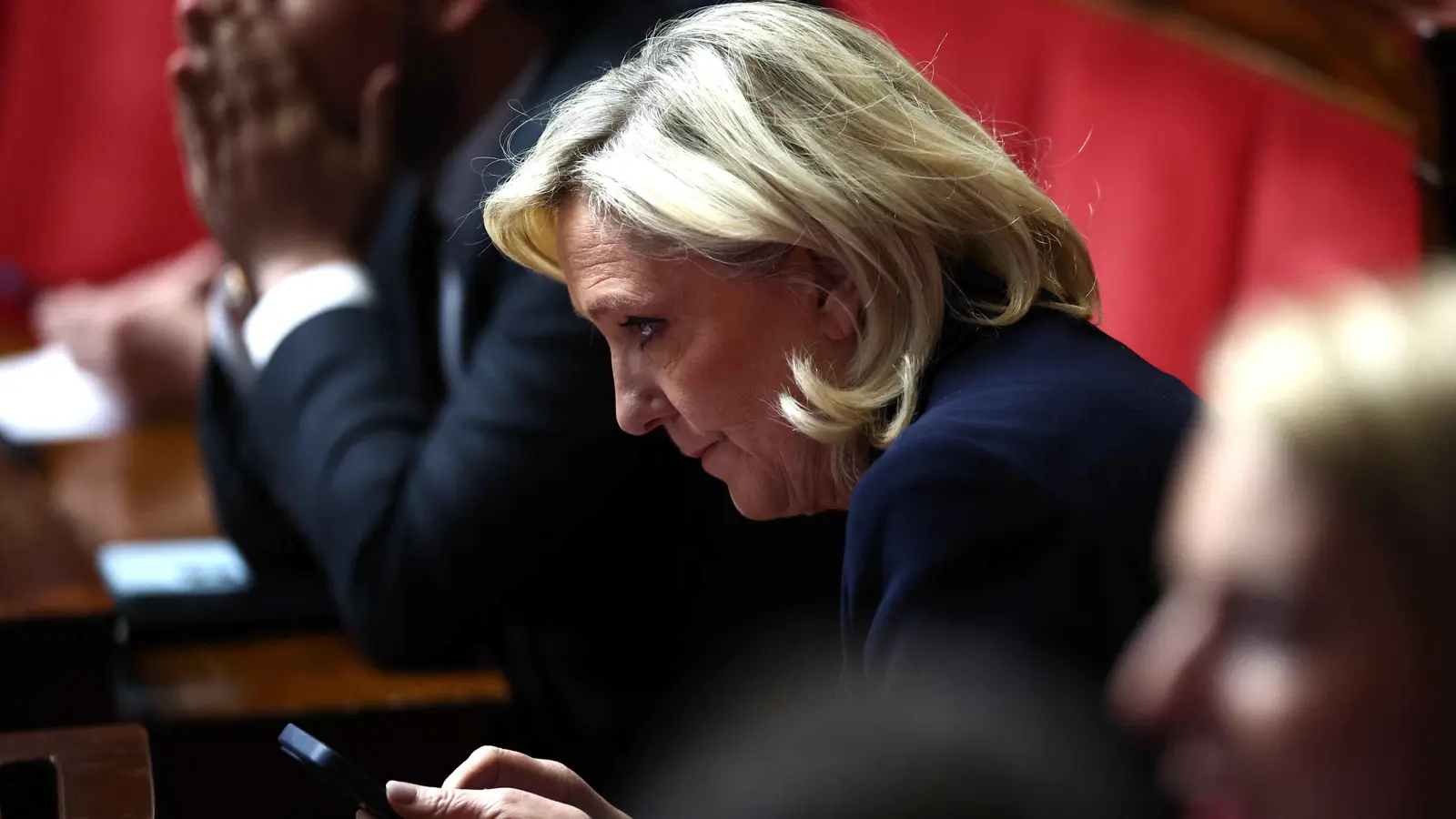 لماذا يدعم ترامب "اليمين المتطرف" في فرنسا؟