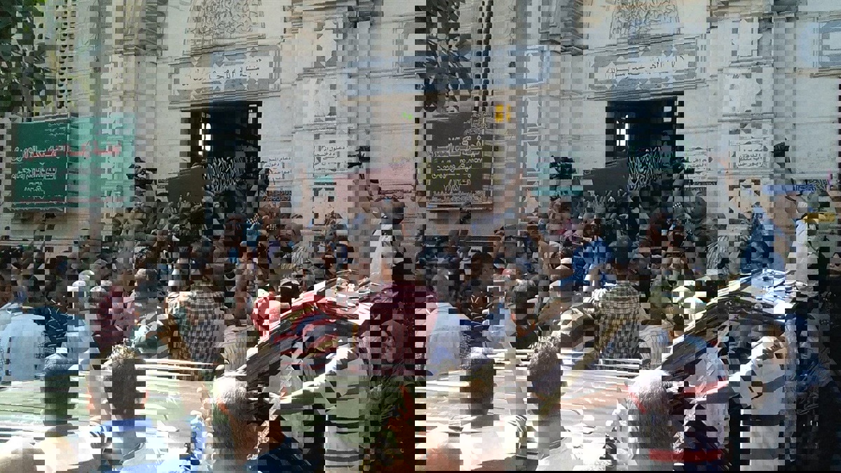 هنا الزاهد وأحمد فهمي في مقدمة مشيعي طلعت زكريا (فيديو وصور)‎‎