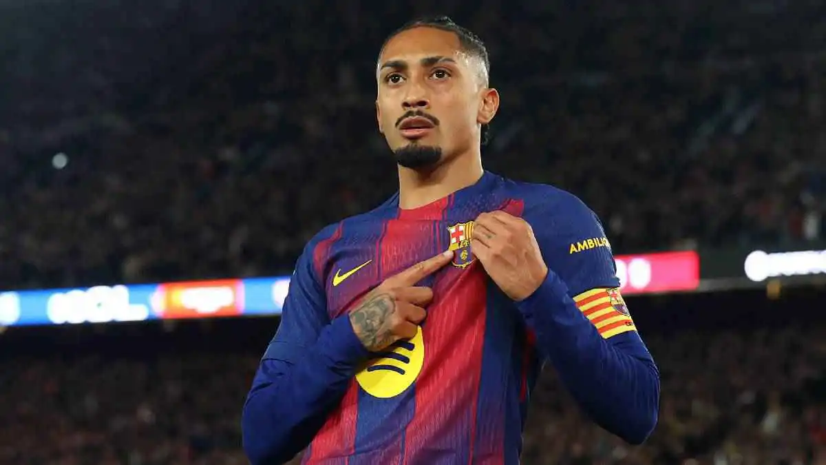 فليك: عدم وجود رافينيا في تشكيلة "فيفا" المثالية مزحة غير مقبولة