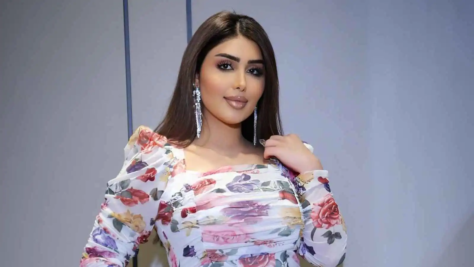 هنادي الكندري تنهار بالبكاء على الهواء بسبب حياة الفهد (فيديو)