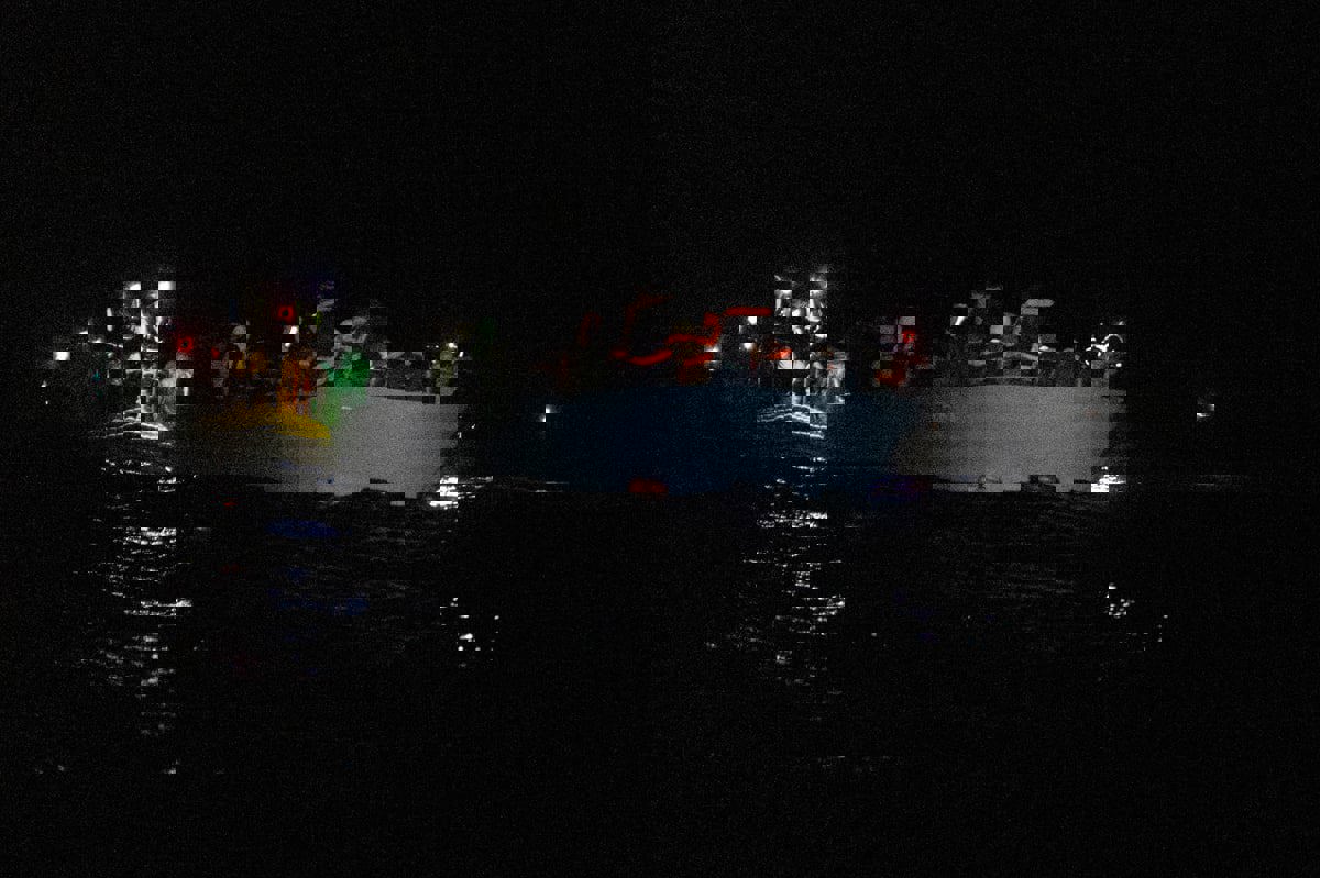 منظمة ترجح غرق 60 شخصًا استقلوا قارب هجرة من ليبيا