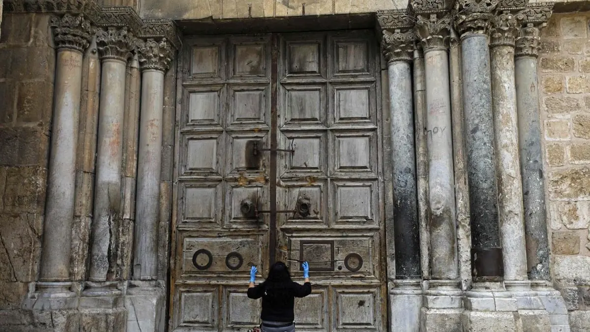 كنيسة القيامة تعيد إغلاق أبوابها مجددًا بسبب تفشي كورونا في القدس