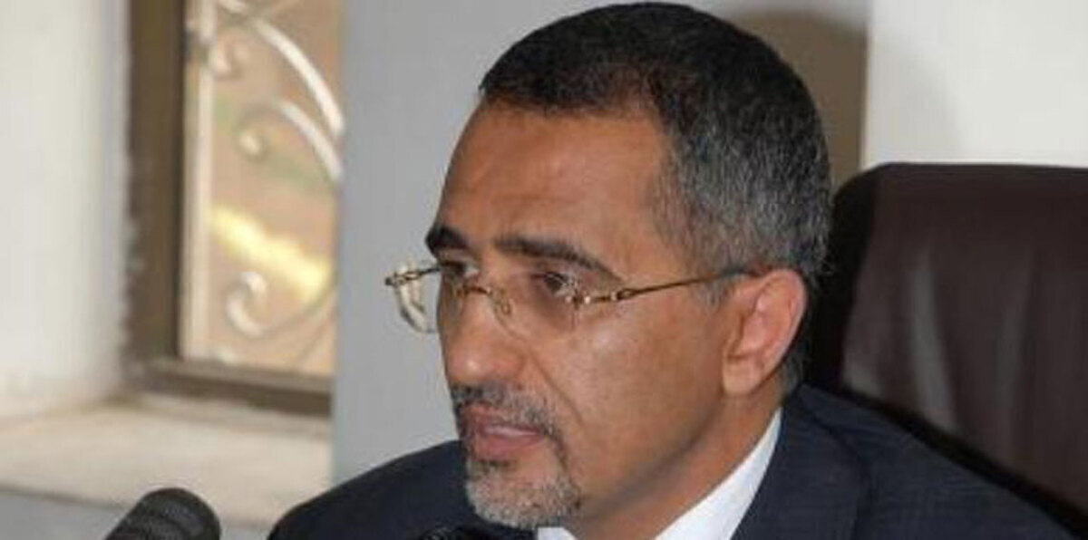 كيف استقبل اليمنيون قرار تعيين زمام محافظًا للبنك المركزي؟