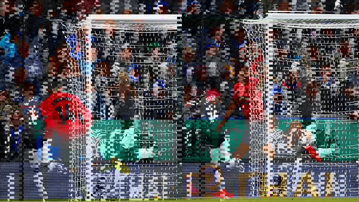 راشفورد يقود مانشستر يونايتد لفوز صعب على ليستر سيتي بالدوري الإنجليزي (فيديو)