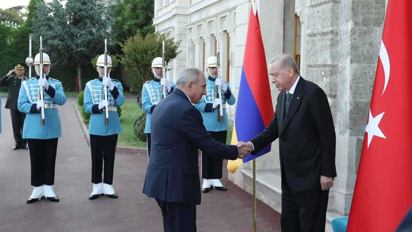 يد تمتد إلى يريفان وأخرى لا تُفلت باكو.. كيف تصنع تركيا السلام جنوب القوقاز؟