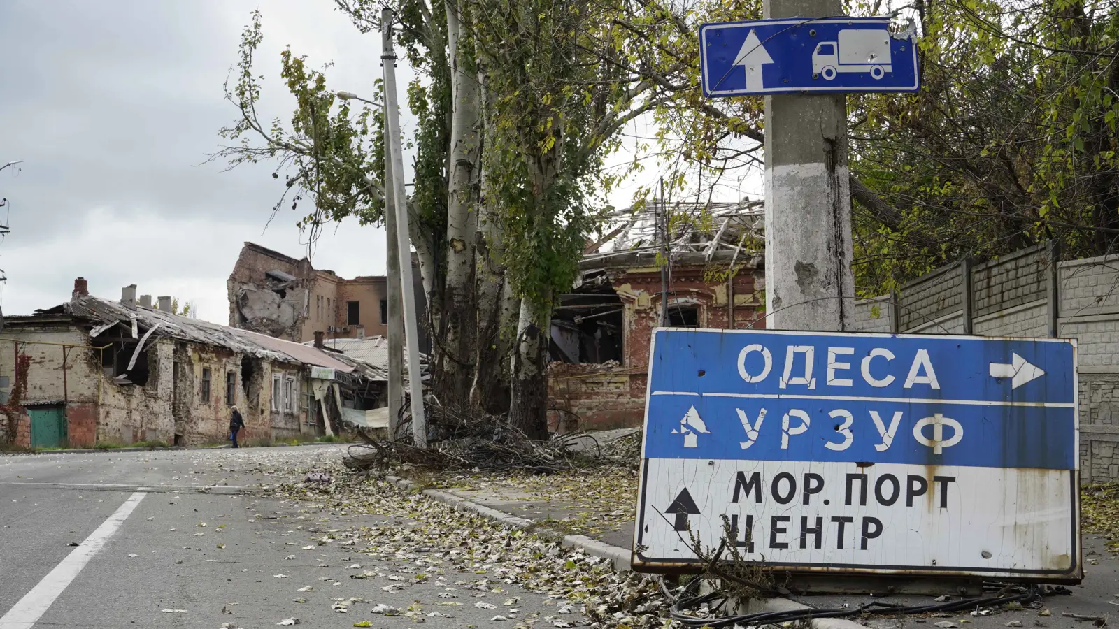 مسؤول أوكراني: قتيلان بغارة روسية على ميناء أوديسا