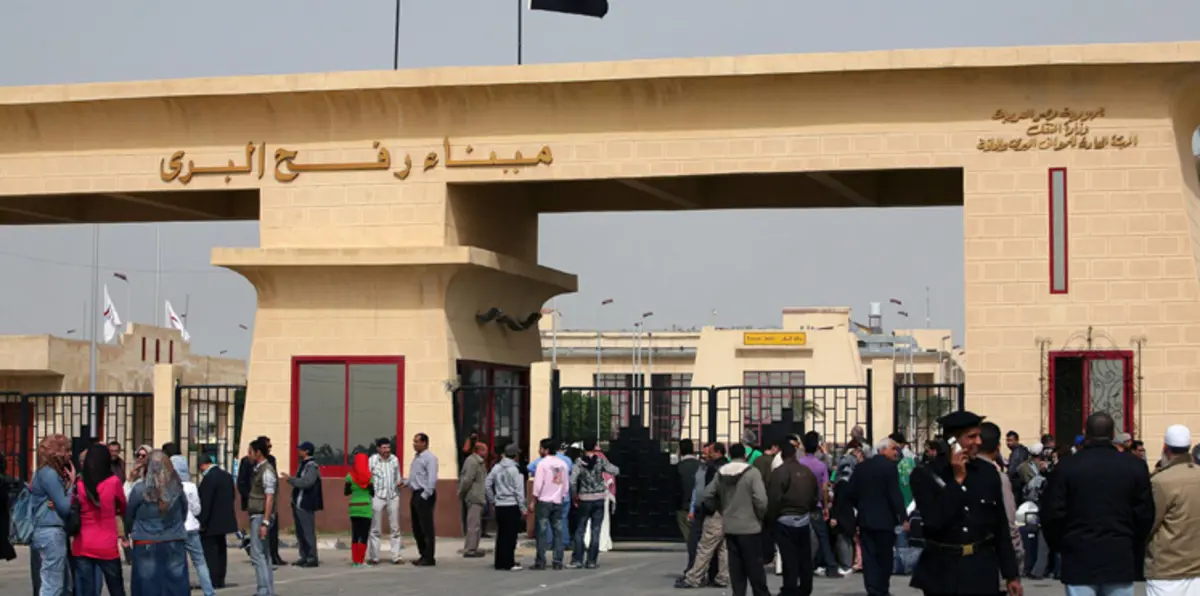 مصر تقرر فتح معبر رفح في كلا الاتجاهين مدة 3 أيام