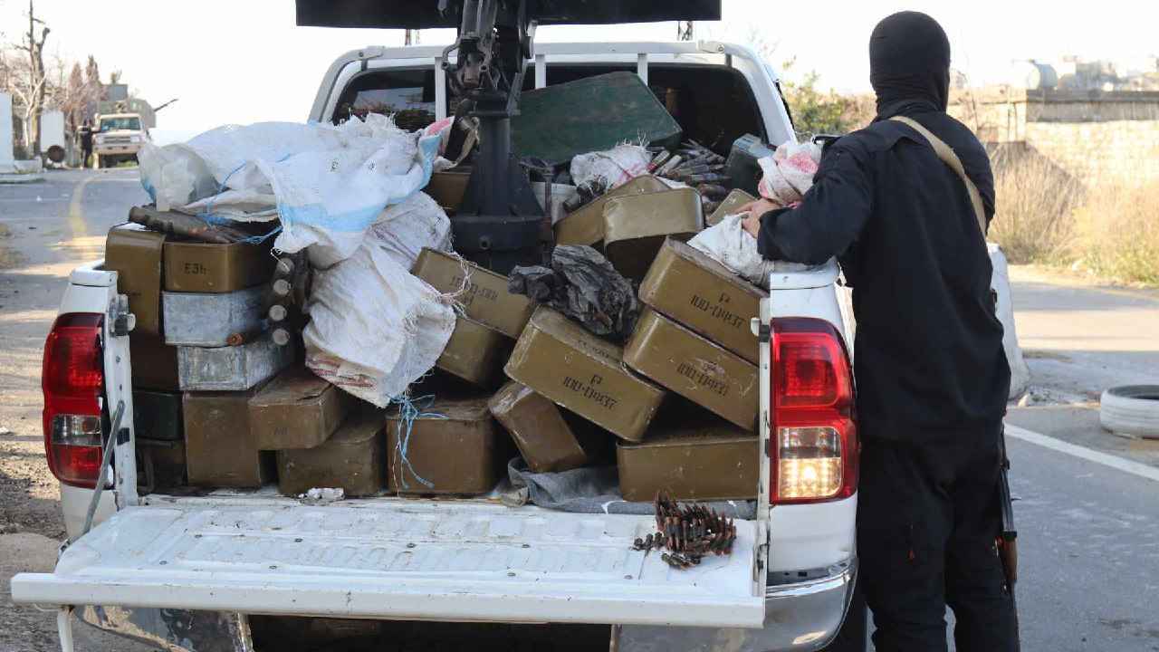 الأمن السوري يضبط أسلحة لـ"فلول النظام" في حماة (صور)