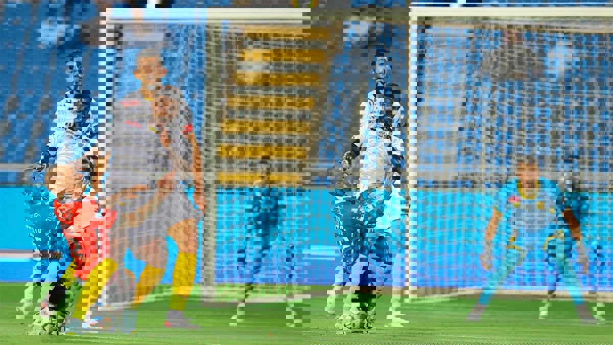 وليد الفراج يكشف طبيعة إصابة أحمد شراحيلي