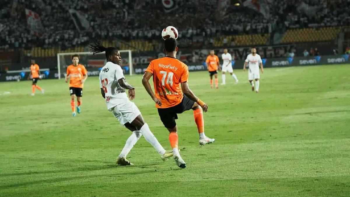 سبب استبعاد شيكو بانزا من قائمة الزمالك أمام المصري