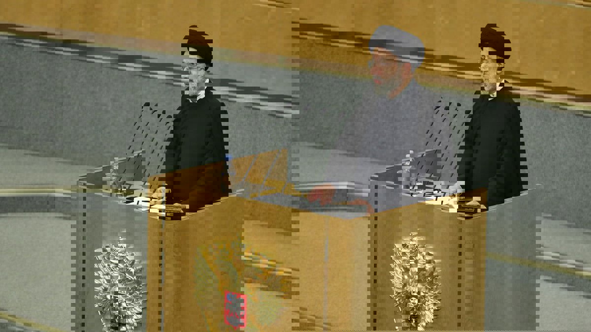 الرئيس الإيراني يُهاجم "الناتو" والغرب من موسكو