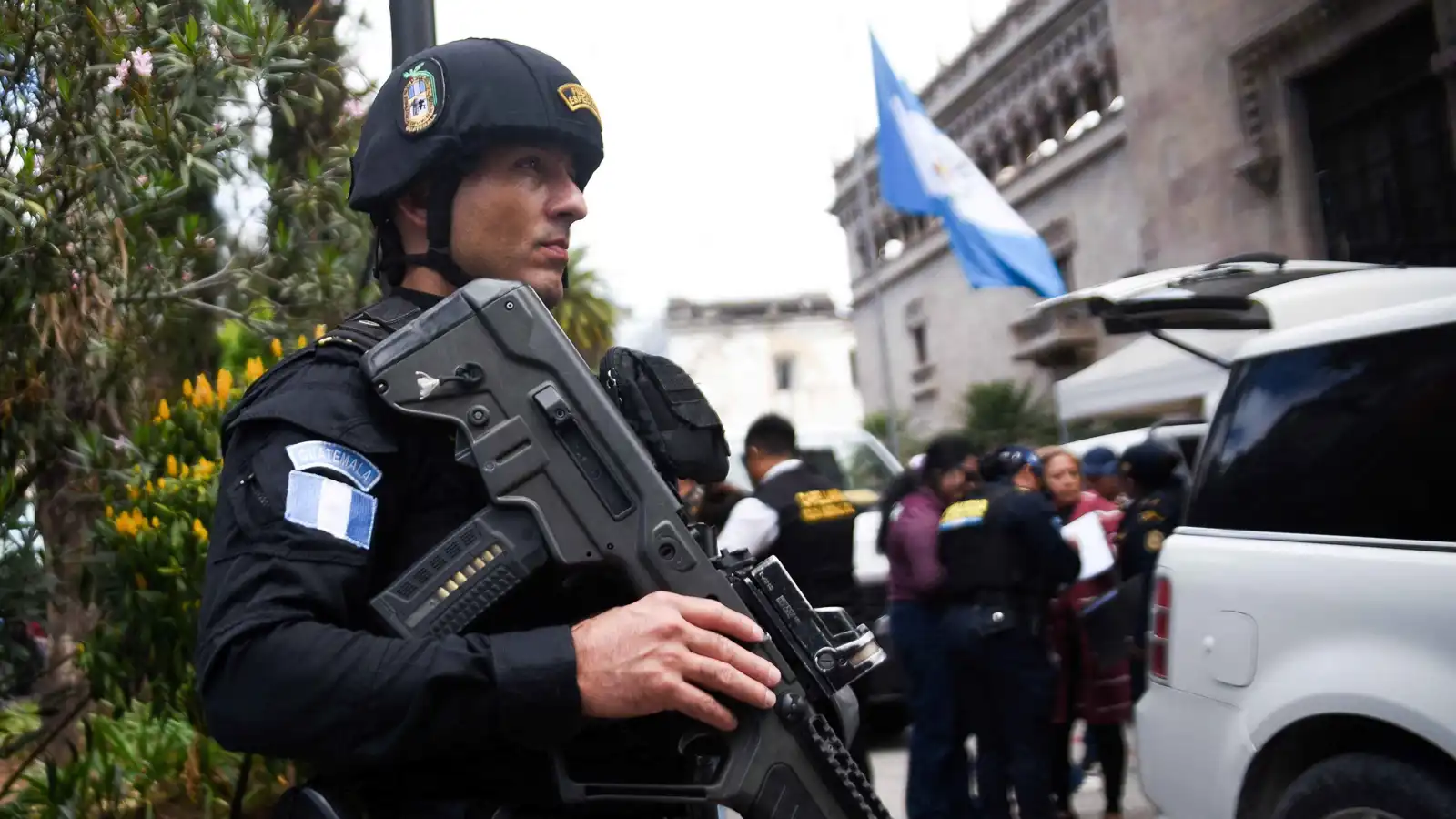 بعد مقتل 10 ضباط.. تمرد السجون يضع غواتيمالا على صفيح ساخن (فيديو)