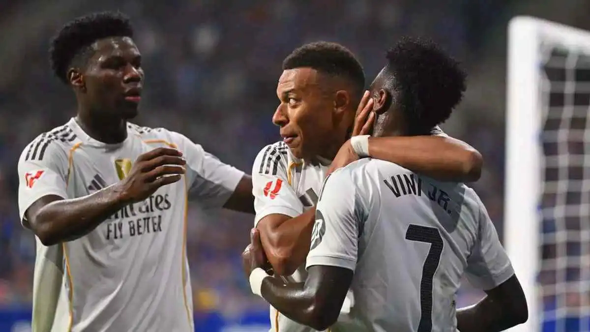 فيديو يحسم الجدل.. هل انفعل فينيسيوس على تشابي ألونسو؟ (شاهد)