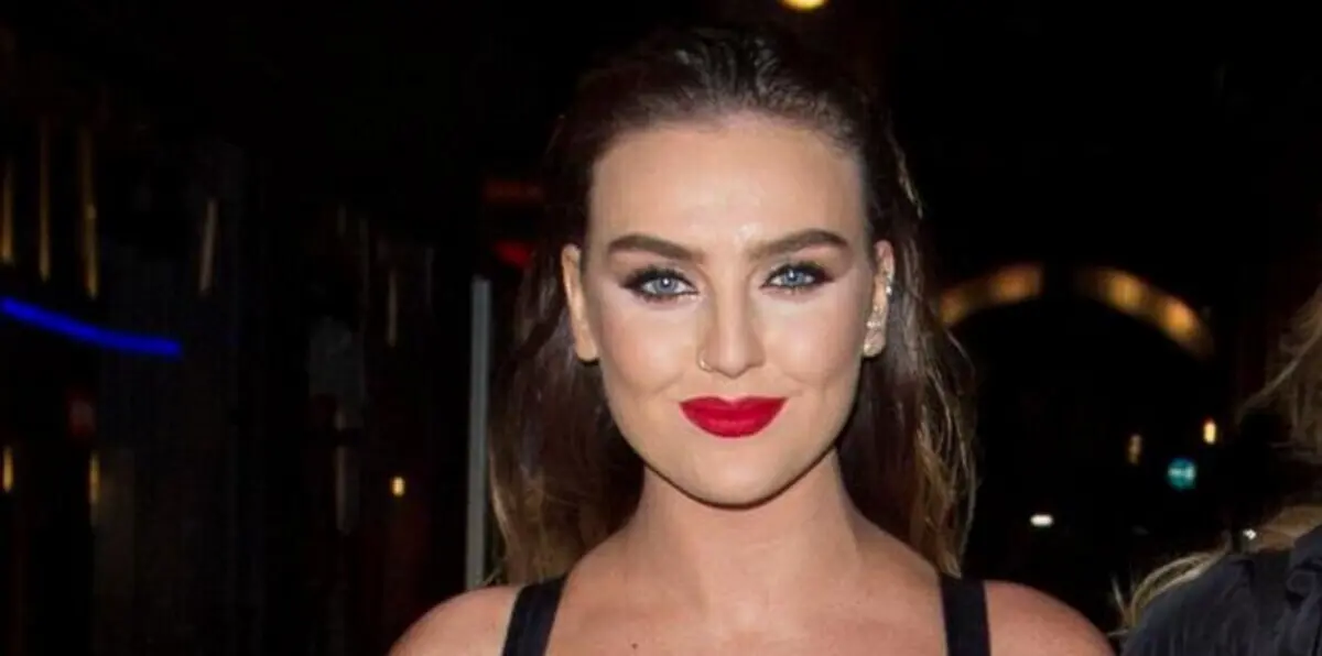 الفاتنة بيري إدواردز تُلمح لارتباطها بنجم آرسنال (صورة)