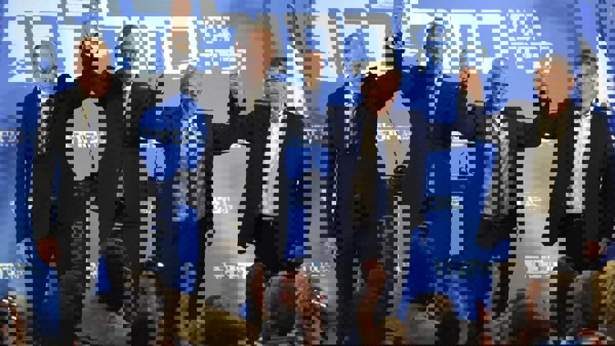 تحالف "أزرق – أبيض" الإسرائيلي يتخطى حزب "الليكود" في أحدث استطلاعات الرأي الانتخابية