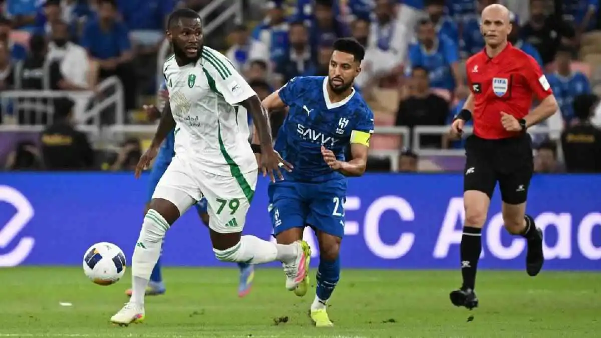 6 صفقات تتحكم في أول صدام بين الأهلي والهلال هذا الموسم