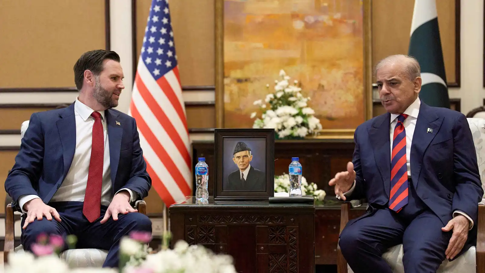 البيت الأبيض: المفاوضات المباشرة مع إيران وباكستان "متواصلة"