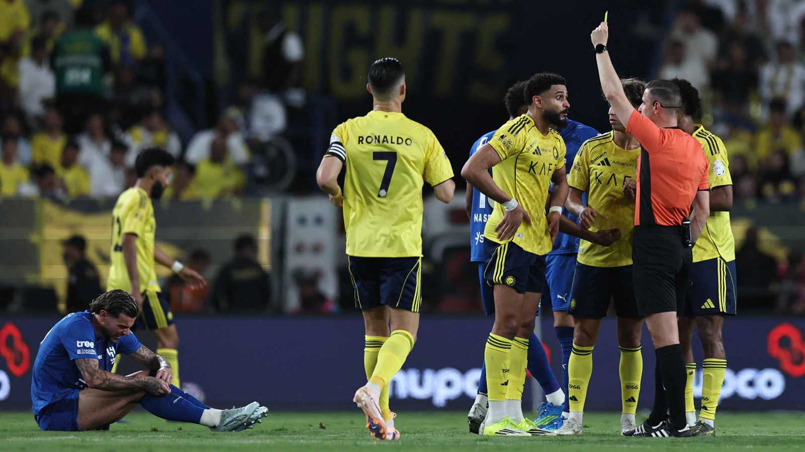 مفاجأة.. بكم لاعب سعودي أنهى النصر مباراته ضد الهلال؟ 