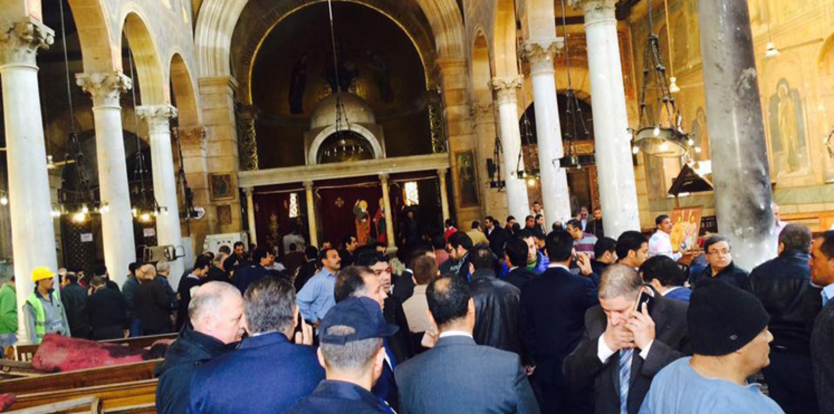 تفجير الكنيسة البطرسية.. ثورة غضب بين المصريّين على عنف المتشدّدين وتقصير الأمن