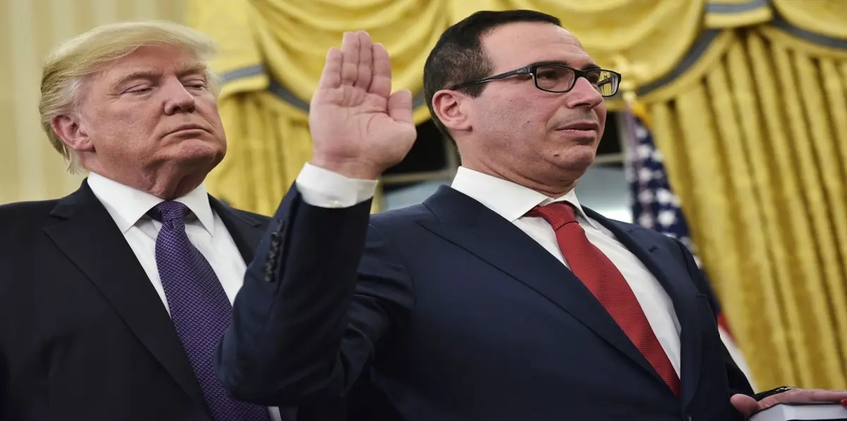 وزير الخزانة الأمريكي يدافع عن ترامب في أحداث "شارلوتسفيل"