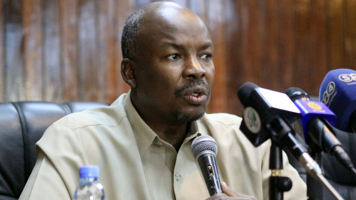 مطلوب للجنائية الدولية.. من هو أحمد هارون خليفة البشير المؤقت في الحزب الحاكم بالسودان؟