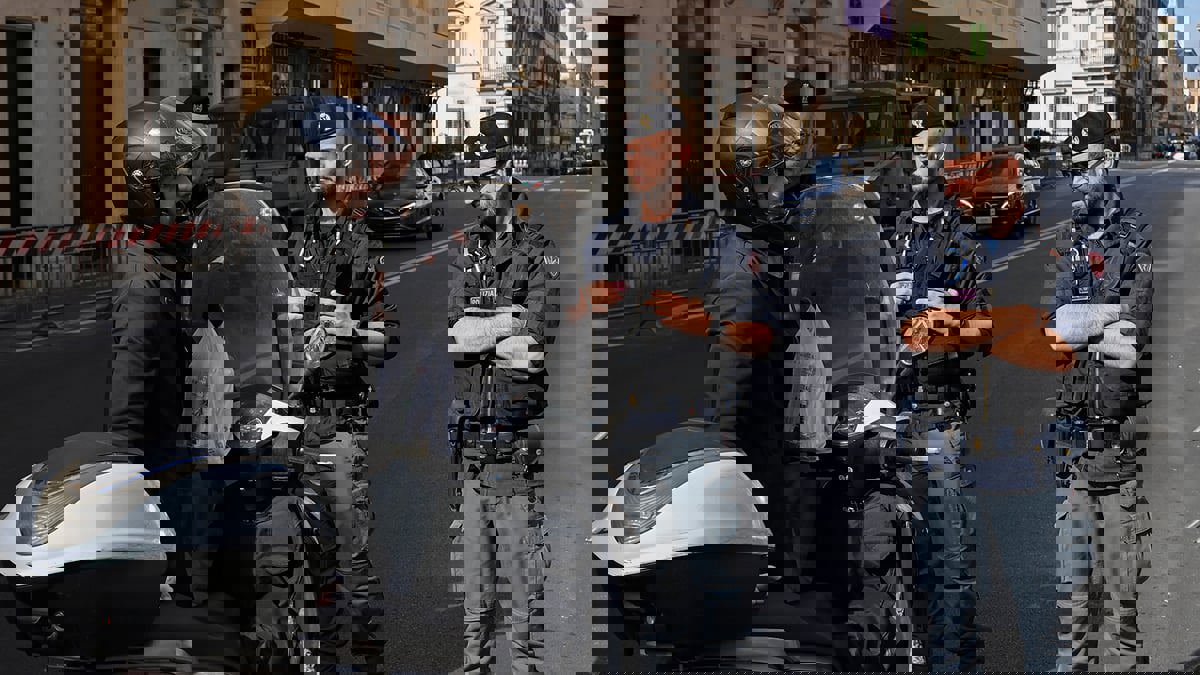 إيطاليا توقف عضوًا في مافيا بتهمة قتل عاملات في البغاء