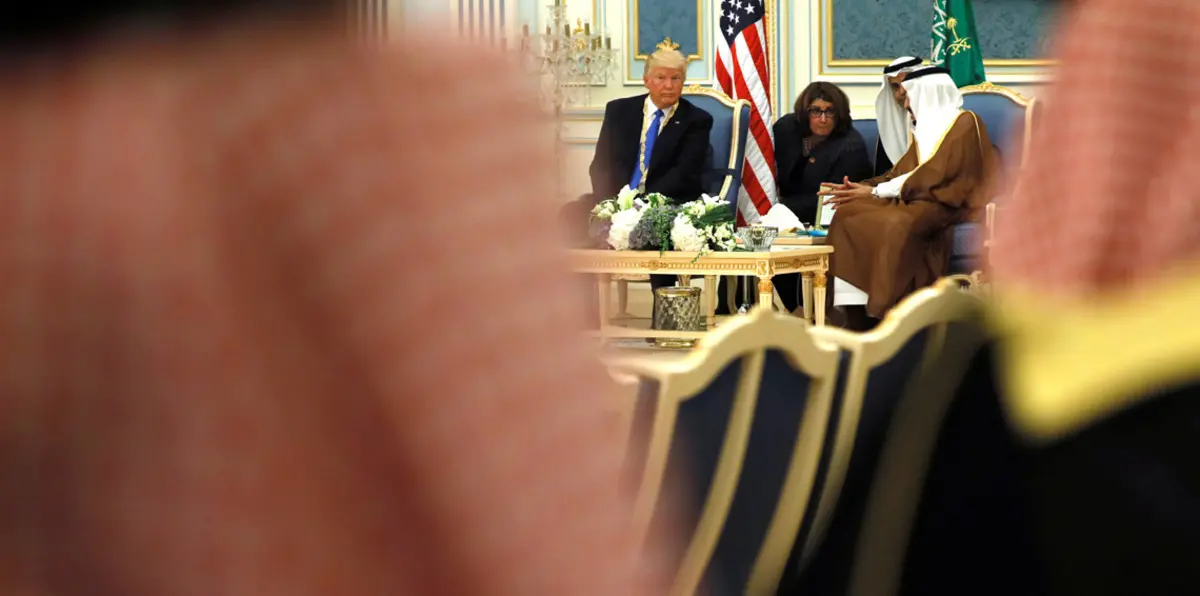 شاهد.. إيفانكا ترامب والأمير مقرن وأمير الرياض وهذا ما دار بينهما