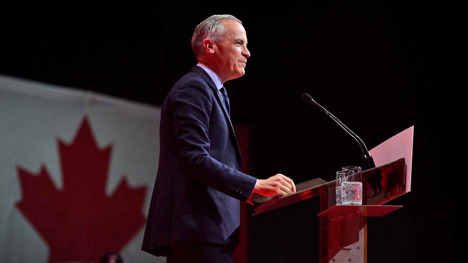 كندا ترفع السقف.. كارني يستخدم لغة "غير معهودة" مع ترامب