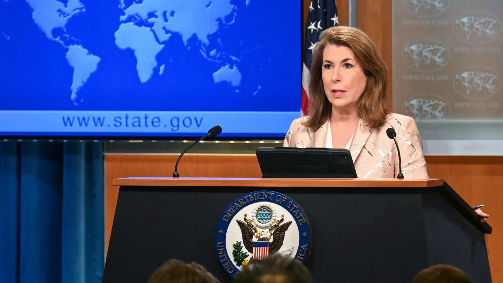 واشنطن: قرار إيران تعليق تعاونها مع الطاقة الذرية "غير مقبول"