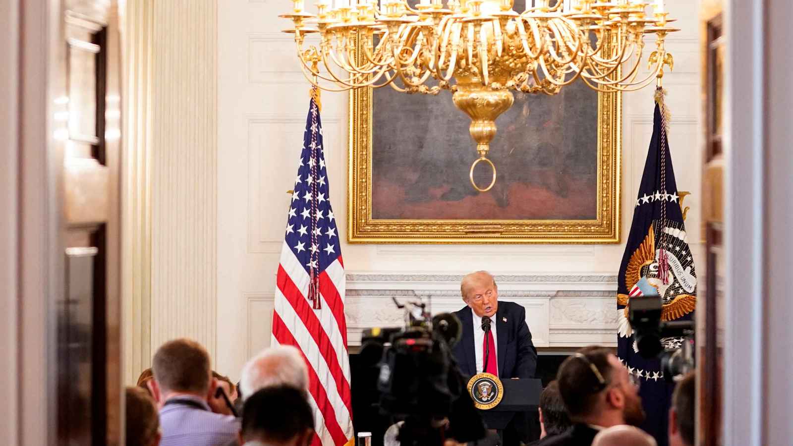 ترامب "مُنفتح" على محادثات تجارية مع الاتحاد الأوروبي