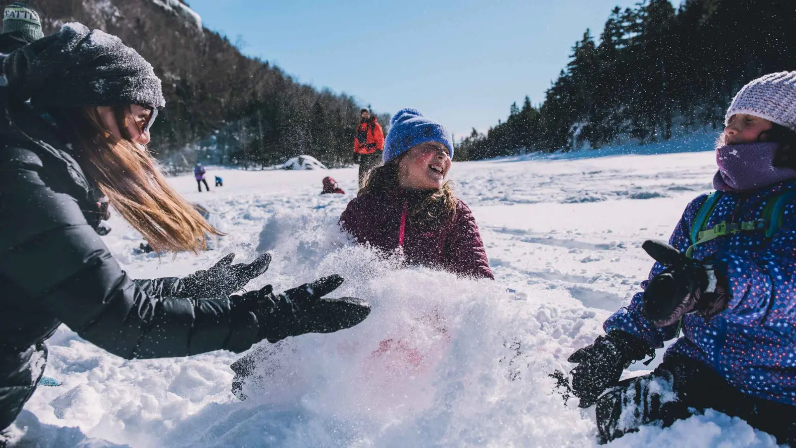 لهو بالثلج ينتهي بكارثة.. فتاة تدخل غيبوبة في تركيا (فيديو)