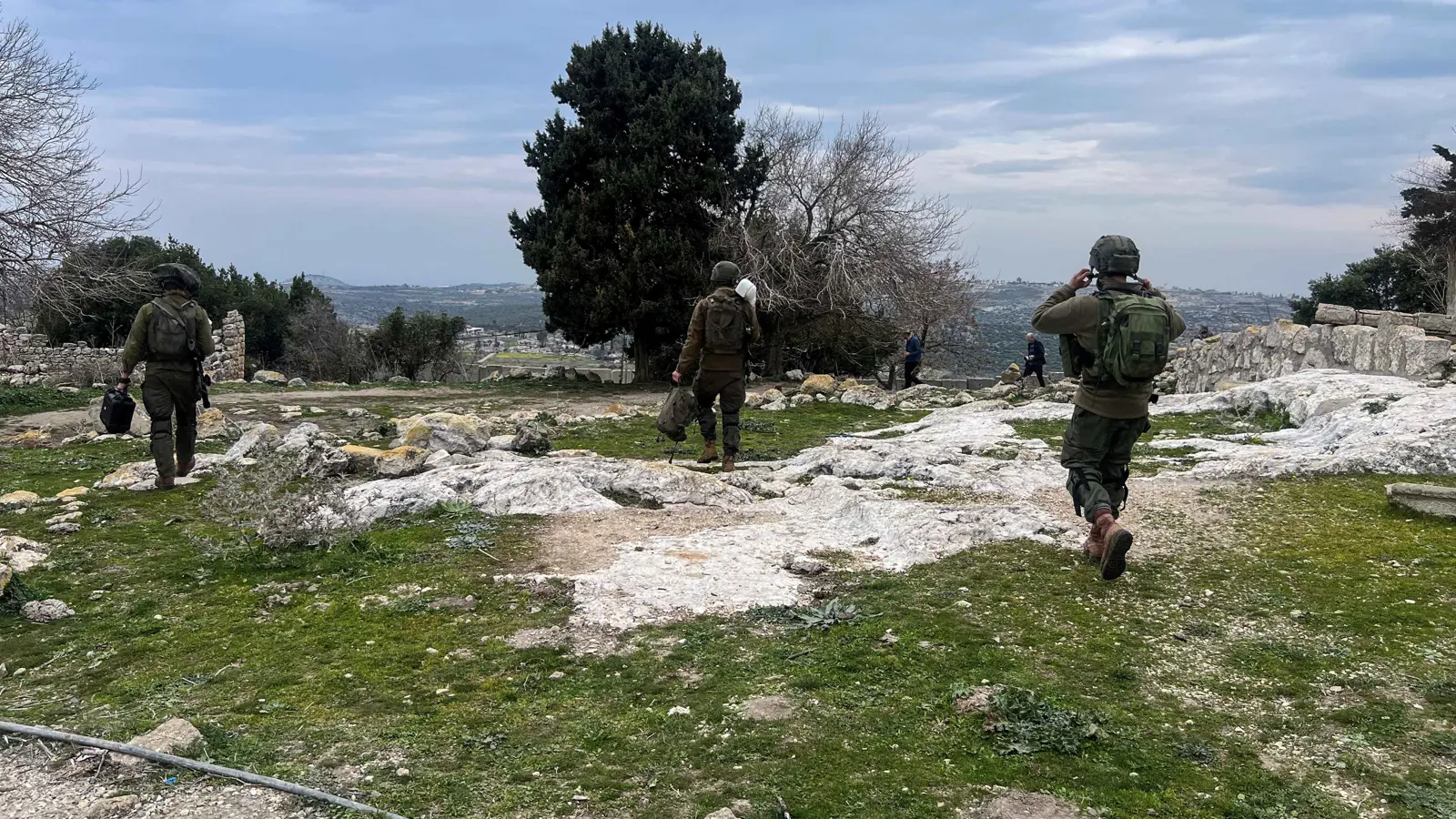 "وول ستريت جورنال": إسرائيل تختبر دبلوماسية ترامب للتوسع في لبنان