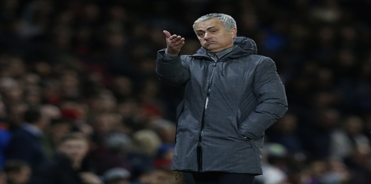 مورينيو يُلمّح لاستعادة مهاجم مانشستر يونايتد السابق