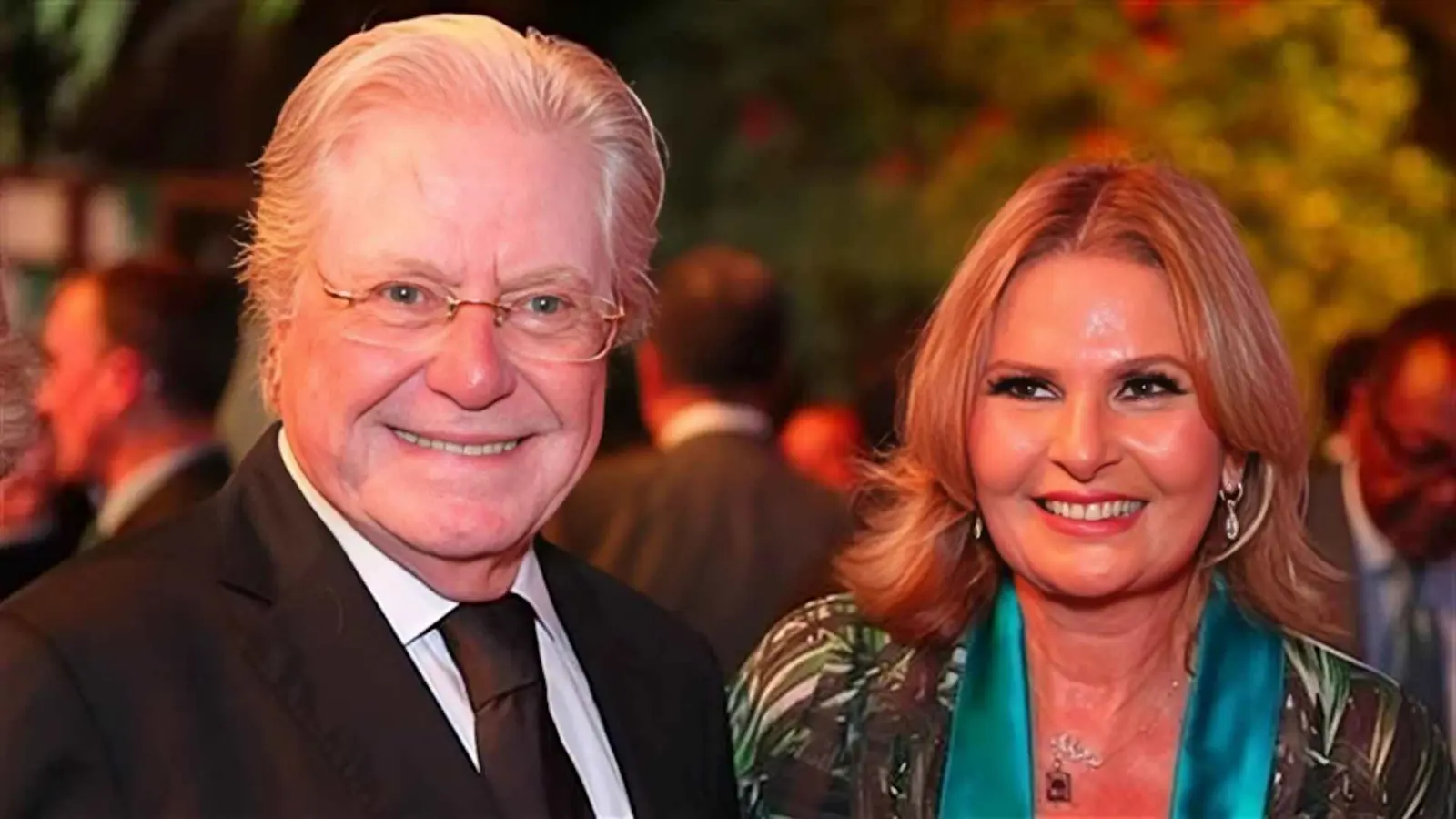 انتقادات تطال يسرا وحسين فهمي بسبب جوائز "مستحدثة"