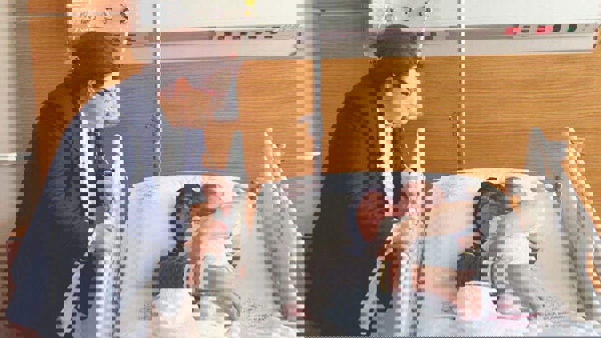 رضيعة تعود لحضن أمها بعد شهرين من زلزال تركيا