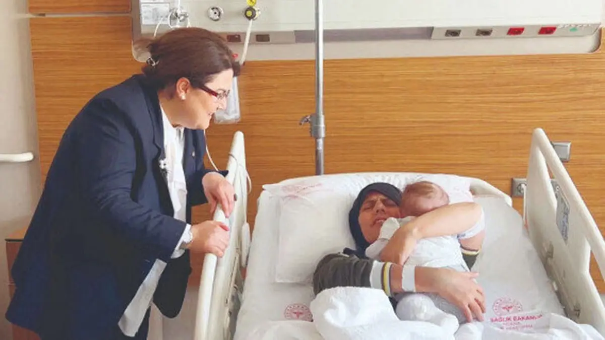 رضيعة تعود لحضن أمها بعد شهرين من زلزال تركيا