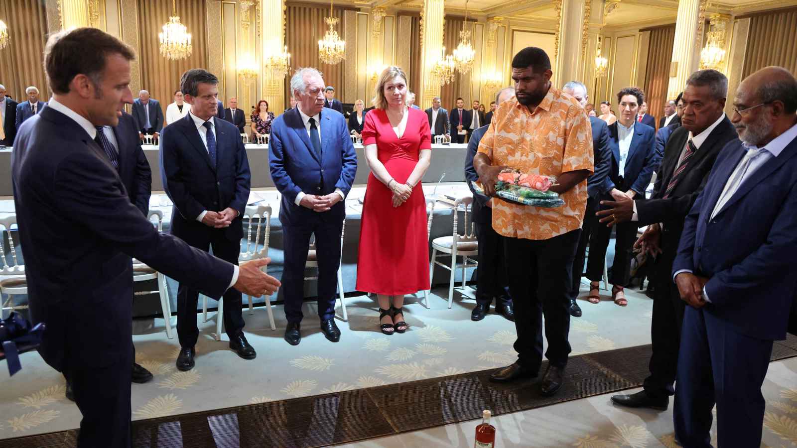 مستقبل كاليدونيا الجديدة يثير أزمة سياسية في فرنسا