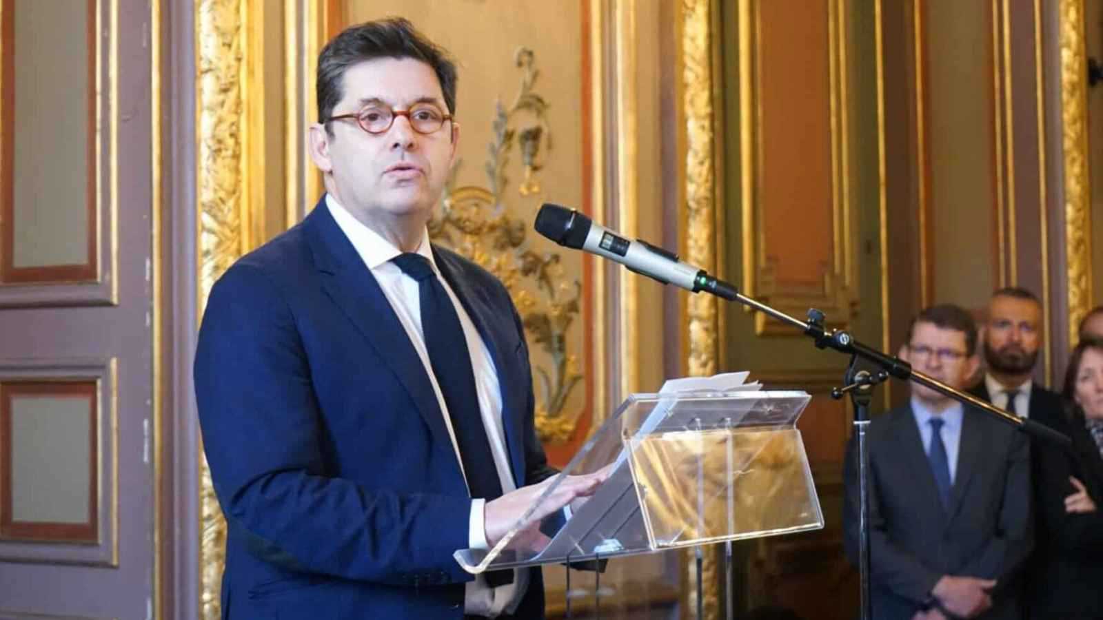 تعيين لوكلير مديرًا لديوان ماكرون.. رسالة سياسية أم مقامرة إدارية؟