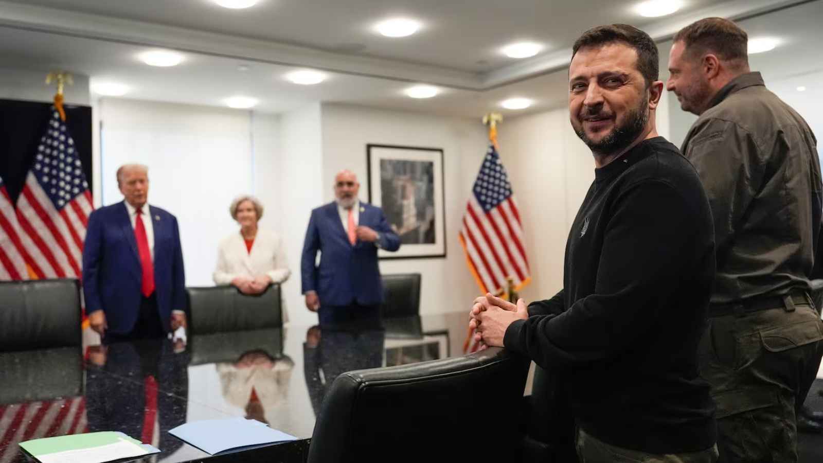 هل يتخلى زيلينسكي عن "القرم" لإنقاذ أوكرانيا من الحرب؟